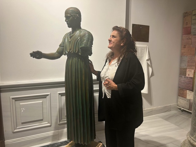 Ο Ηνίοχος του Σισμανόγλειου ξαναβρήκε τη λάμψη του