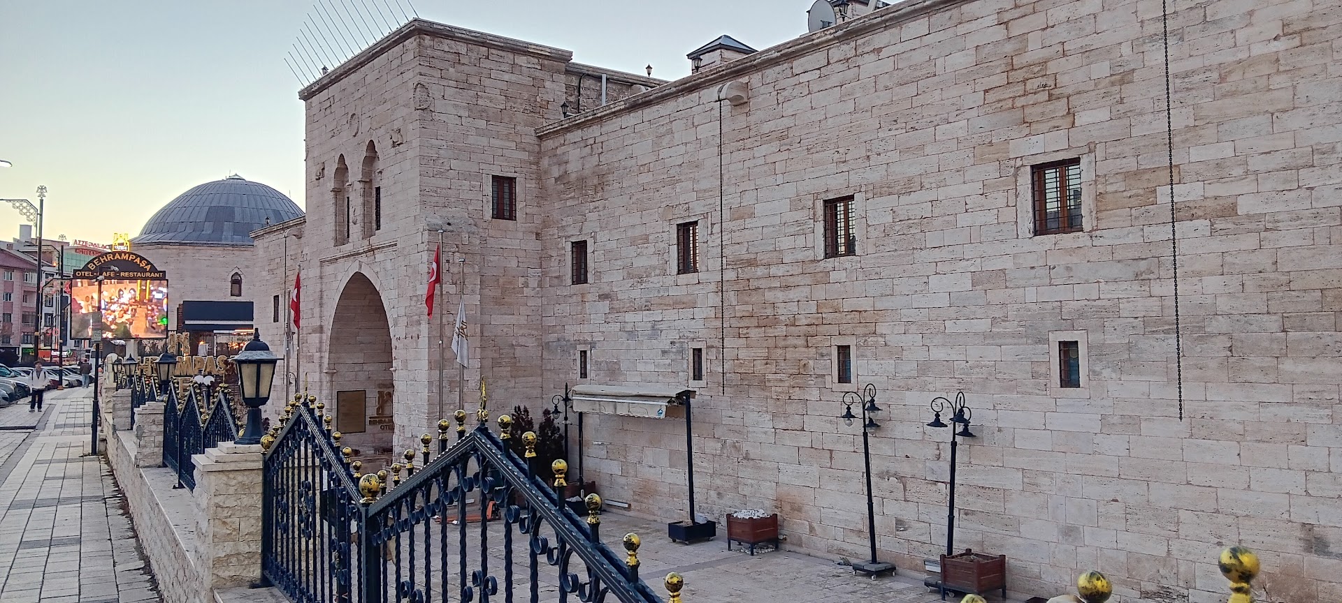 Αναζητώντας τα ίχνη της ρωμαίικης και της αρμενικής κοινότητας στην ιστορική Σεβάστεια