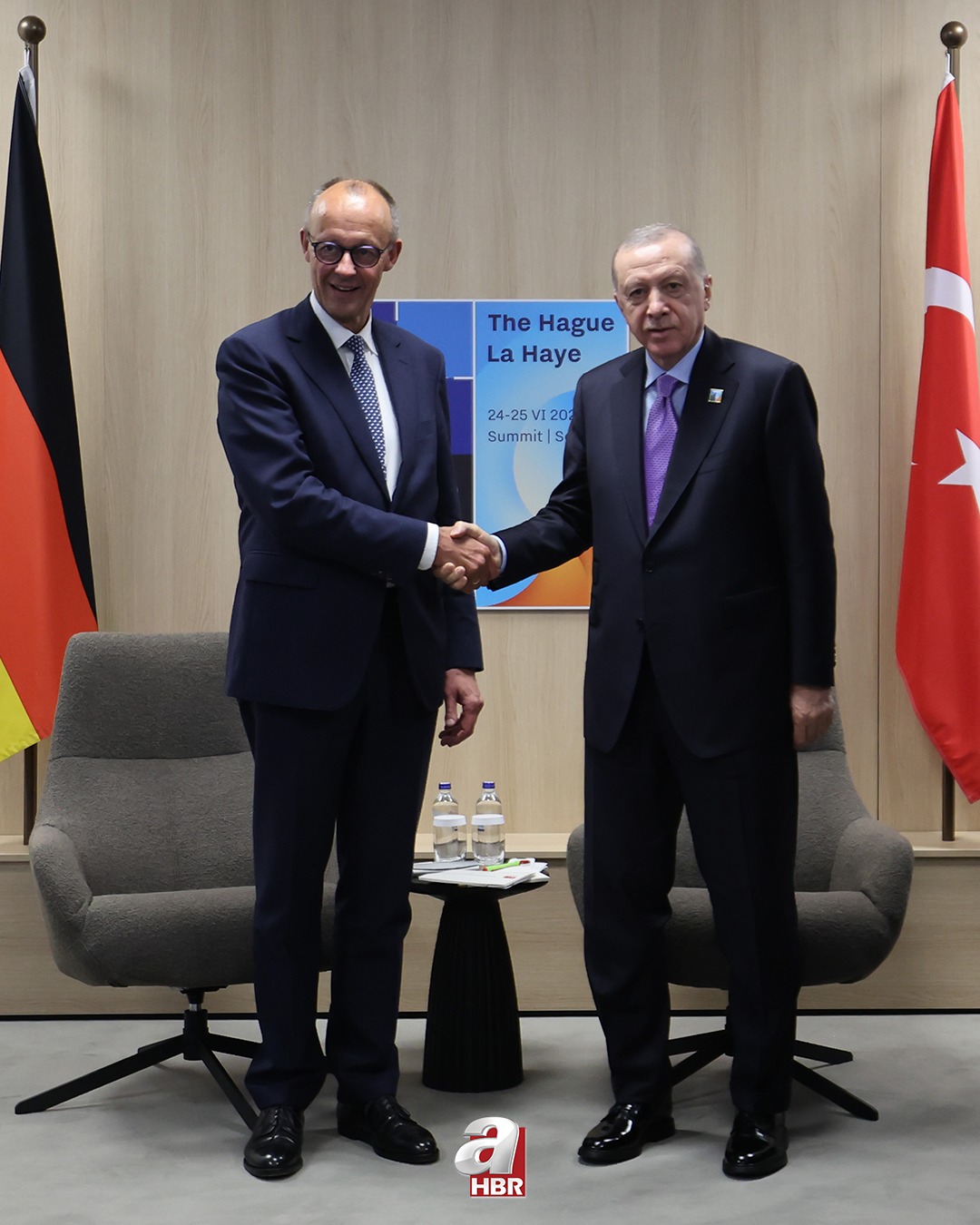 Συνάντηση Ερντογάν - Μέρτς στη Χάγη με φόντο τα Eurofighter