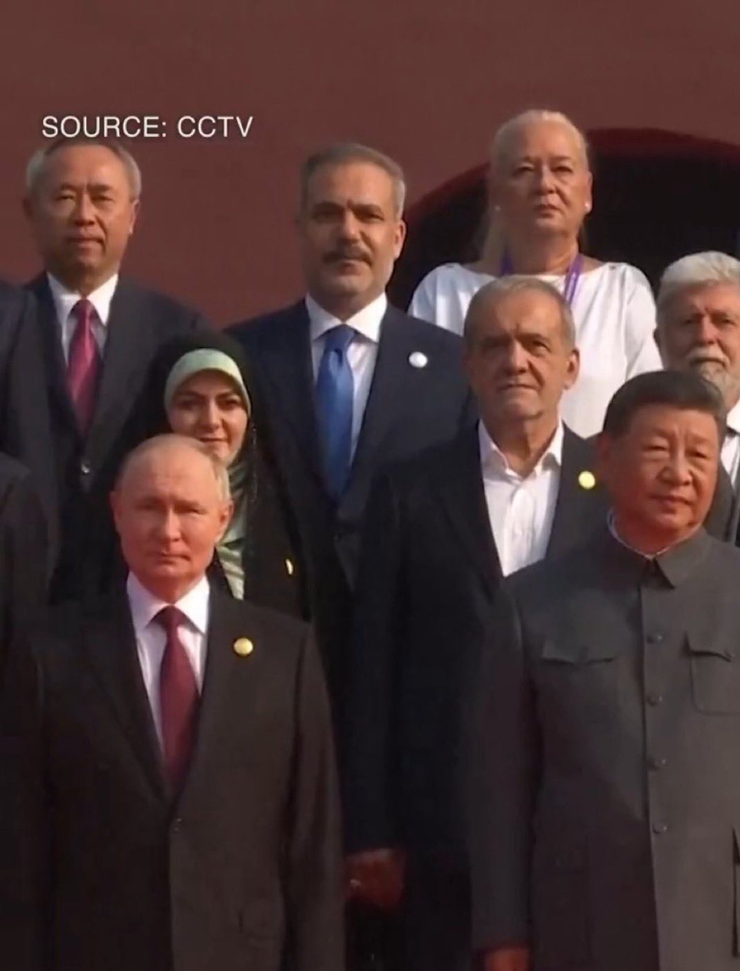 Τουρκία: Ο  Φιντάν στην στρατιωτική παρέλαση στην Κίνα - Πρώτη φορά παρουσία Τούρκων υπουργών στις εκδηλώσεις του Πεκίνου 