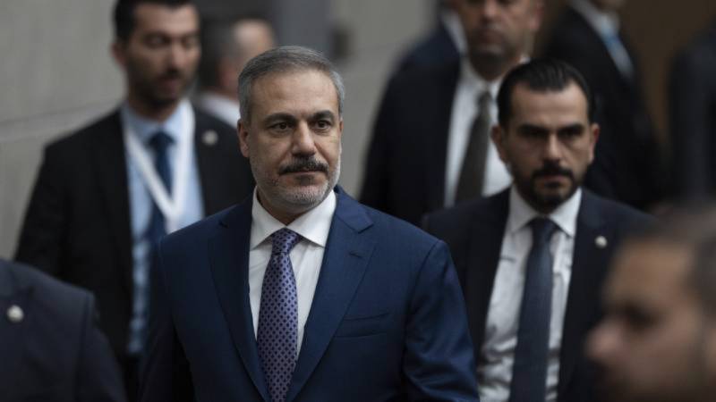 «Το homework του Φιντάν»: Η Ουάσιγκτον γράφει το σενάριο – Η Άγκυρα και ο Ερντογάν τρέχουν να το προλάβουν