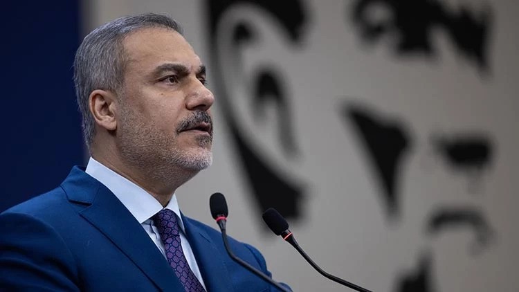 Χακάν Φιντάν από Αζερμπαϊτζάν: «Η ‘τδβκ΄ είναι ευθύνη του τουρκογενούς κόσμου»