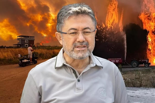 Σμύρνη: «Αν η πυρκαγιά συνεχίσει έτσι, θα φτάσει στη θάλασσα» – Δεκάδες σπίτια κάηκαν ολοσχερώς   