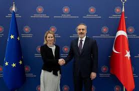 Φιντάν ενώπιον Κάλλας: «Η ΕΕ να αλλάξει προσέγγιση προς την Τουρκία»