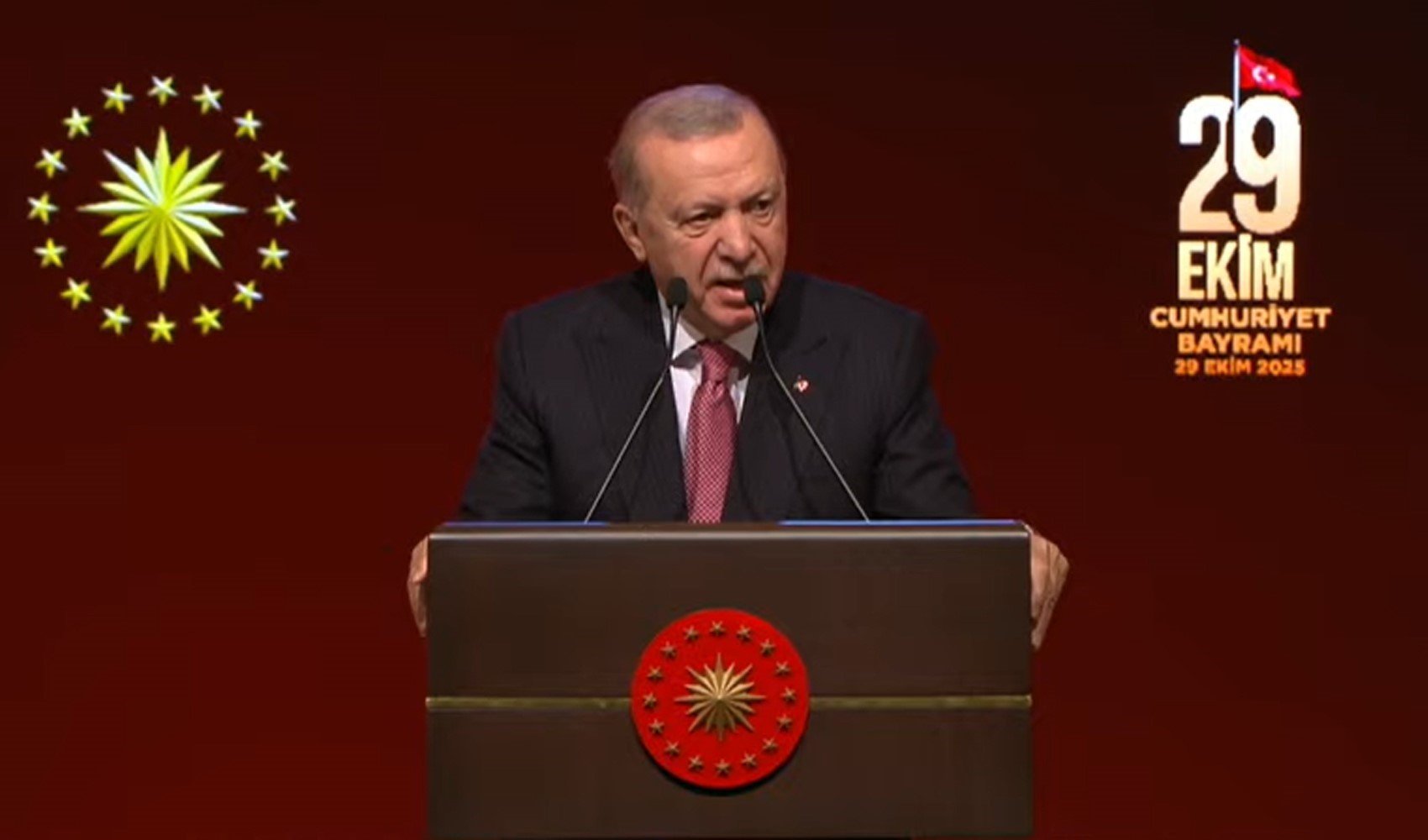 Ερντογάν: &quot;Παραδίδουμε τα πρώτα άρματα Altay&quot; - Αναφορές στην άλωση της Πόλης και τουρκική εισβολή στη Κύπρο 