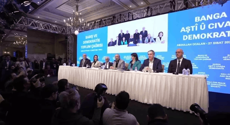 Αντιδράσεις για έκκληση Οτσαλάν στην Τουρκία: «Είναι αιμοδιψής μωροκτόνος τρομοκράτης»