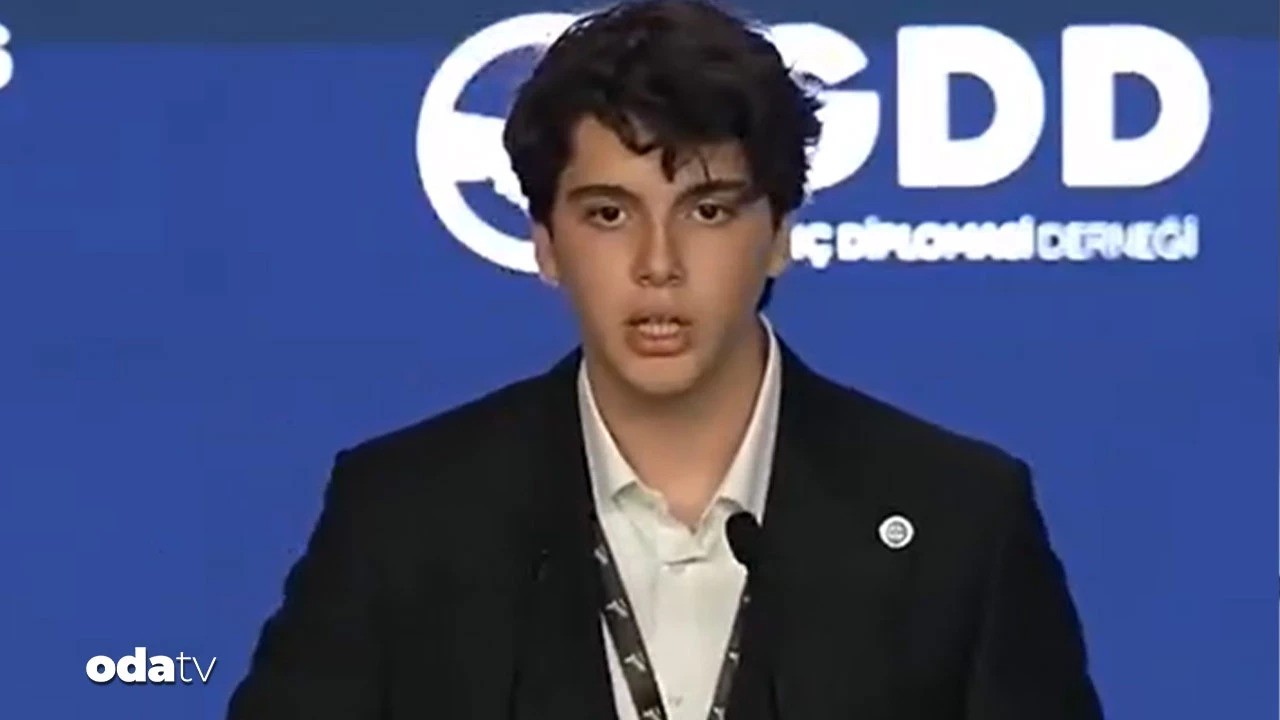 Ο εγγονός Ερντογάν κάνει το… ντεμπούτο του στη διπλωματία!