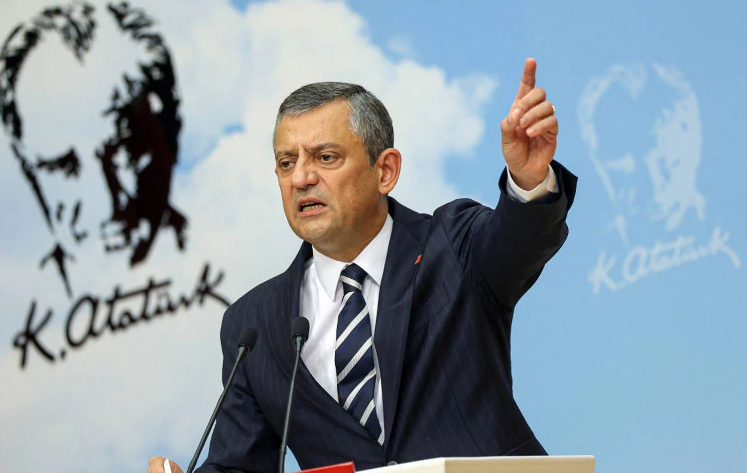 Τουρκία: Νέα έρευνα εναντίον του Οζγκιούρ Οζέλ για προσβολή εισαγγελέα 