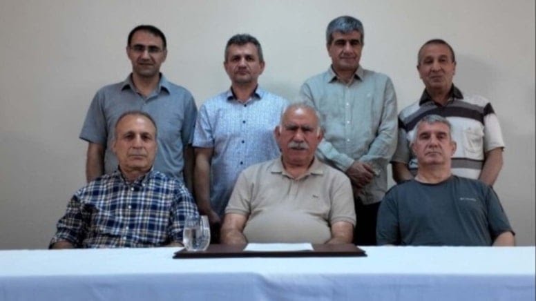 Πρώτο μήνυμα Οτσαλάν μπροστά στην κάμερα μετά από 26 χρόνια - Ζητάει τερματισμό του ένοπλου αγώνα 