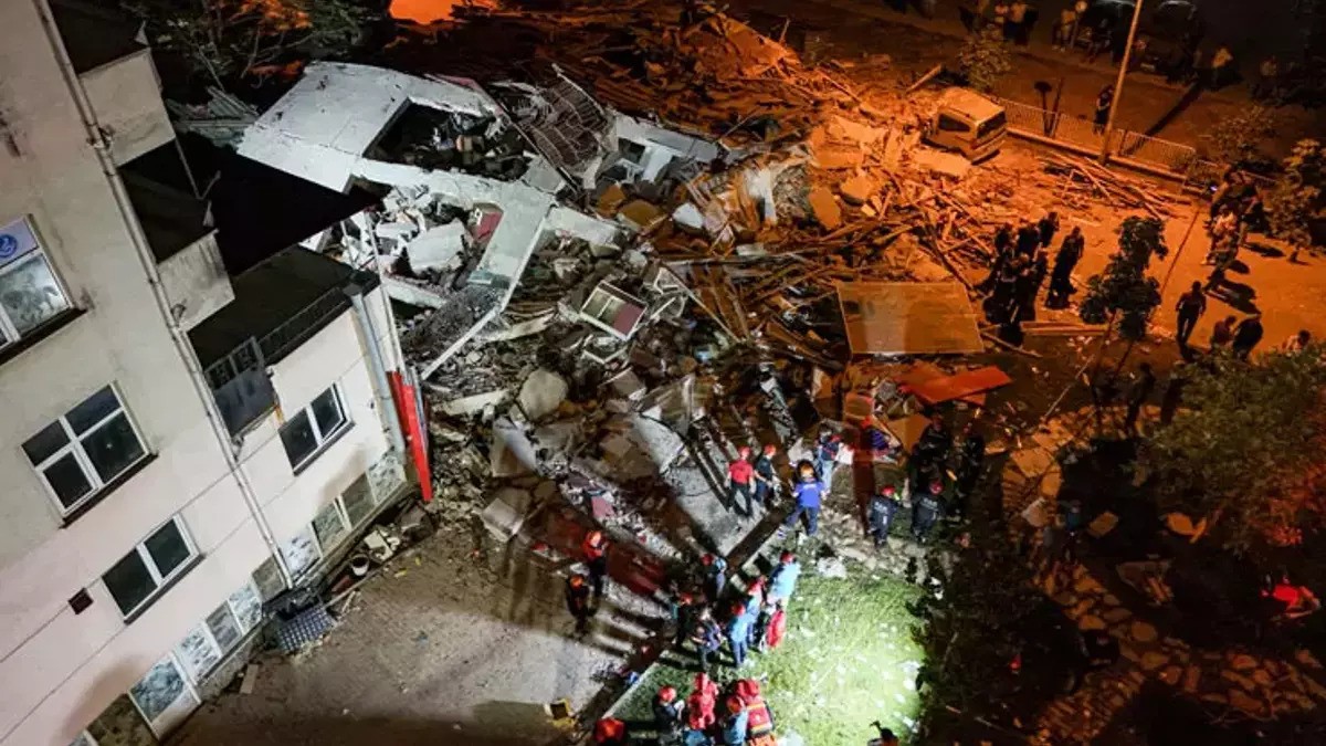 Σεισμός στη Τουρκία: Δύο συλλήψεις για την κατάρρευση κτιρίου στο Σιντίργκι