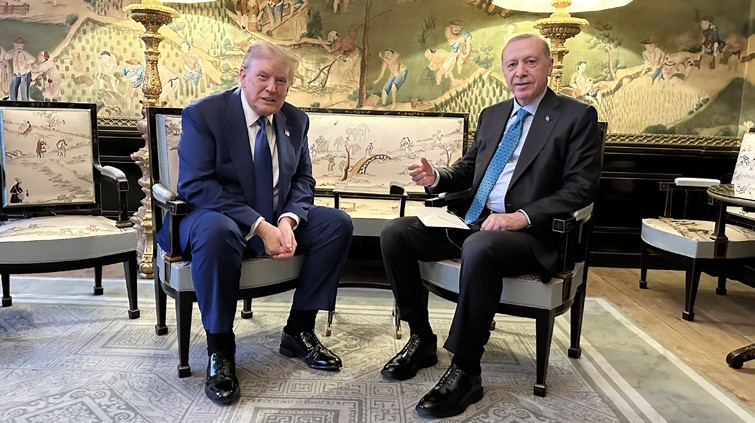 Τουρκικός Τύπος: «Η συνάντηση Ερντογάν – Τραμπ δεν ήταν επίσημη, τα είπαν σαν δύο φίλοι»   