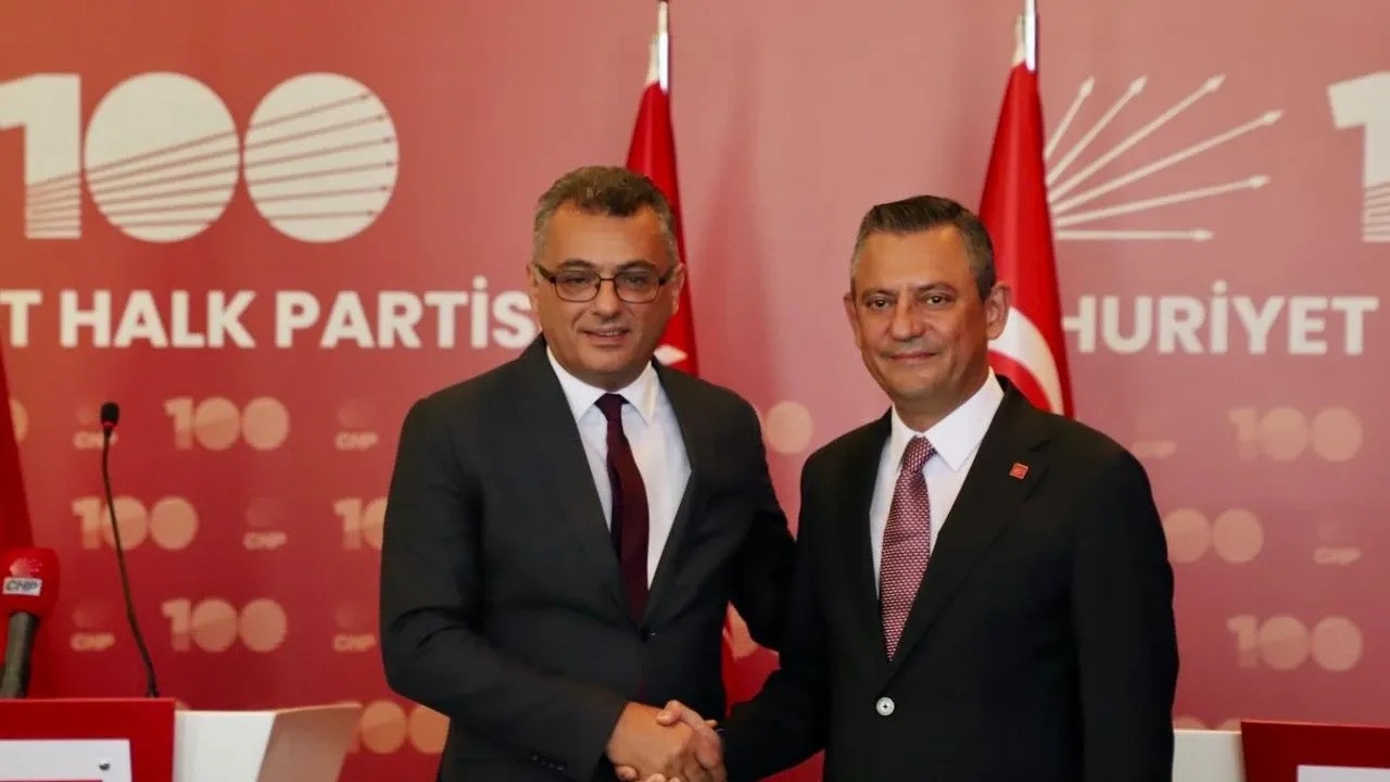 «Ράπισμα» Οζγκιούρ Οζέλ στην Άγκυρα μετά τη νίκη Ερχιουρμάν στα κατεχόμενα