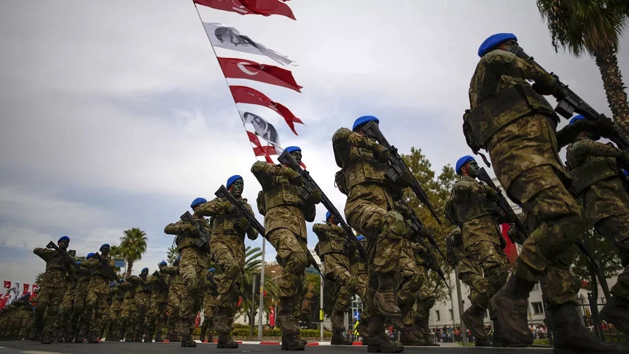 «Μπλόκο», νεύρα και παρασκήνιο: Ο τουρκικός τύπος βλέπει ελληνικό veto στο SAFE των 150 δις